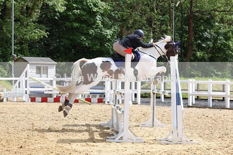 3E7A1135 - Class 13: Senior Newcomers/1.10m open