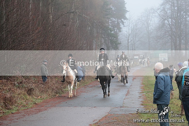 HUPY 261224 264 - Pytchley with Woodland Hunt Boxing Day Meet 26th December 2024