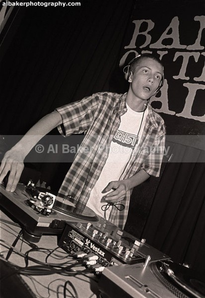 31 DJ-IQ - C'mon Feet @ band-on-the-wall mcr 08.11.03