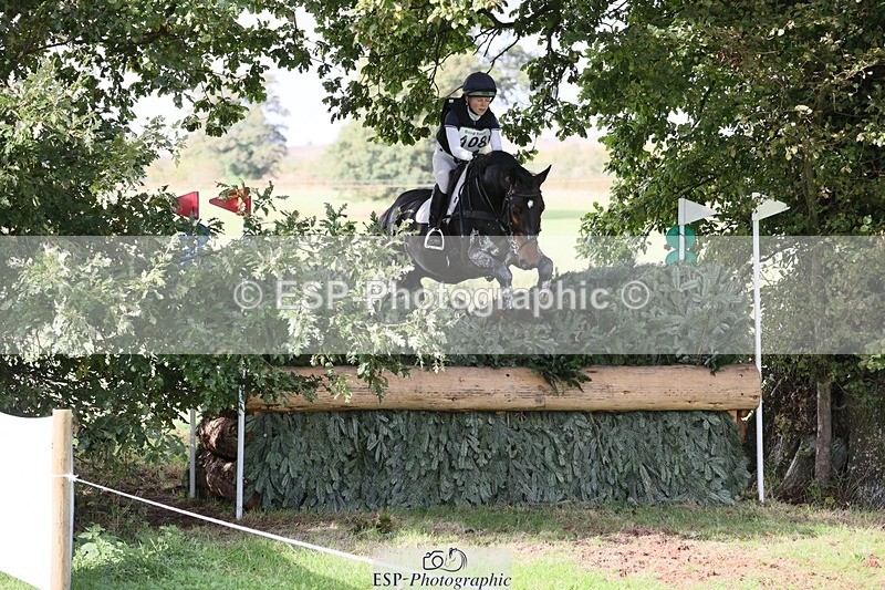 231020-135328-09208 - 108-BELGRAVE.IRENA-Lizzie.Scholefield-XC