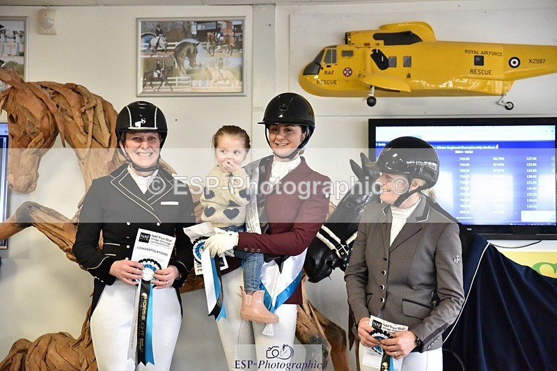 250215-153832-04515 - Medium Gold Presentations