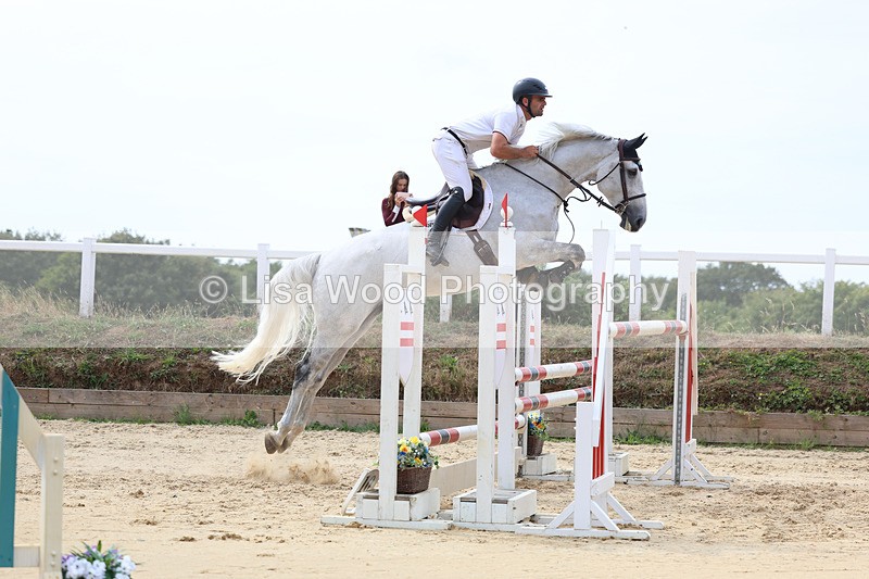 3E7A4624 - Class 9: Senior 1.30m open