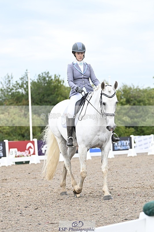 250907-104948-06357 - 070-Charlotte.DoreyDeards.Silver.Bounce