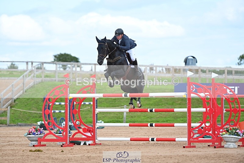 230721A-155029-07451 - Cls 10, 2 Star Big 1.45m Start to break