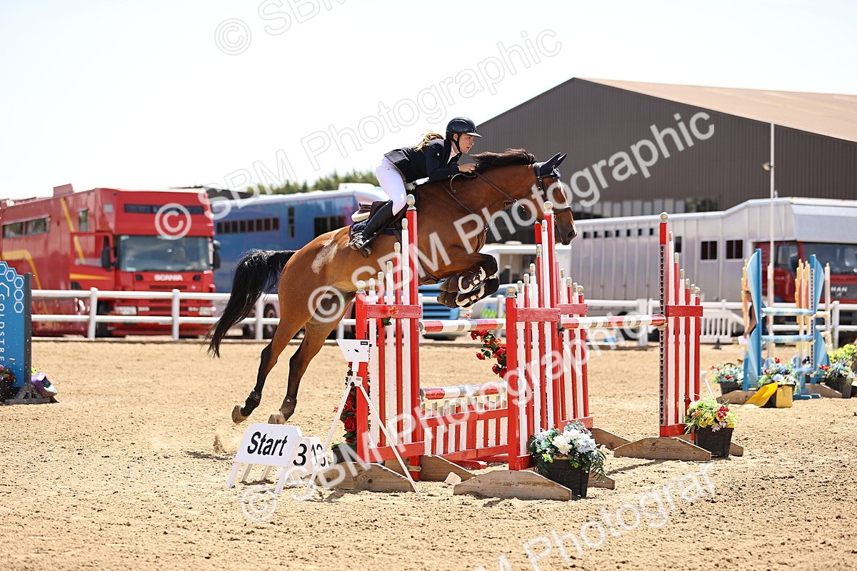SBM_010140 - Class 9 - Senior Foxhunter - 1.20m Open