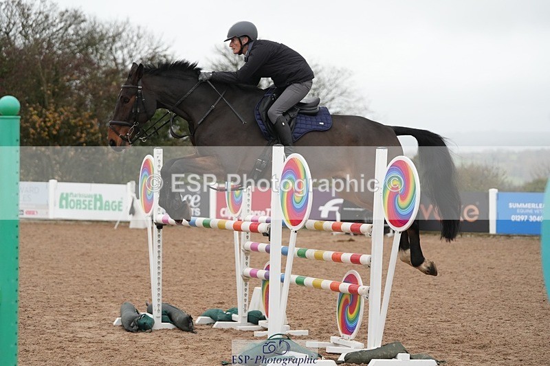 251109-111207-03501 - Cls 20 Newcomers and 1.10m Open