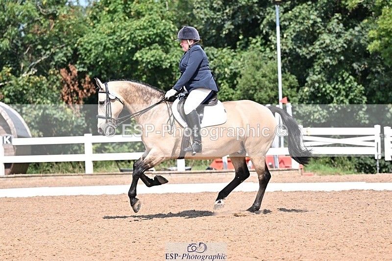 250816-121525-03964 - 082-Sarah.DavisWinston.Classic.Gold