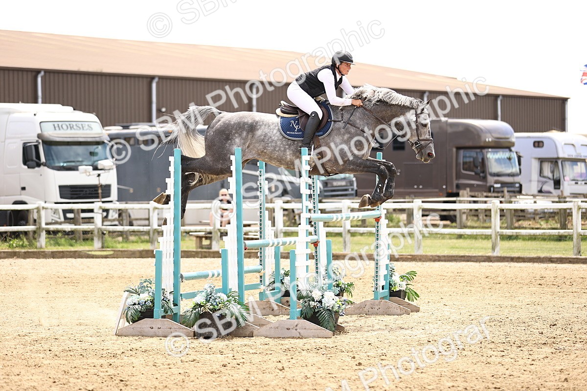 SBM_001719 - Class 16 - GFS Senior Newcomers 1.25m