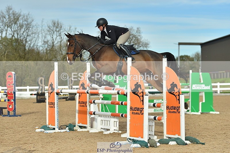 231111A-124934-01970 - Cls 12 Newcomers & 1.10m Open