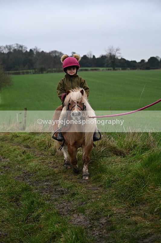 WJ7_9547 - Walk out..