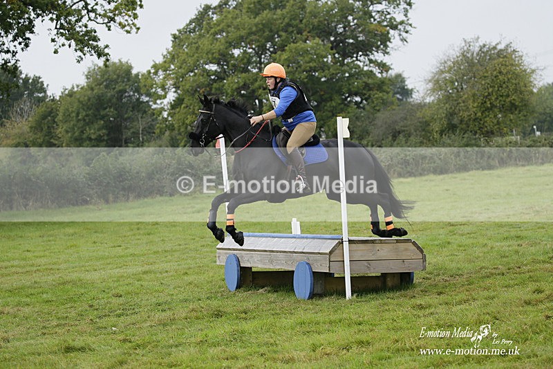  WWHT 171021 0886 - Open Novice (0.80m)  17/10/21