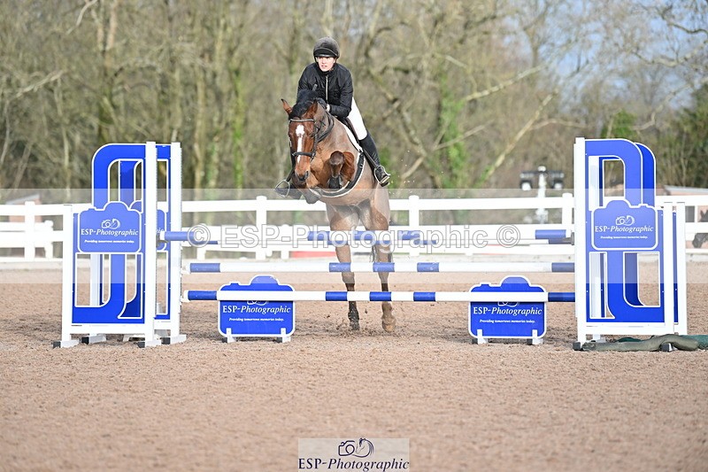 231208A-112013-00437 - Cls 4 Snr 1.05m Open