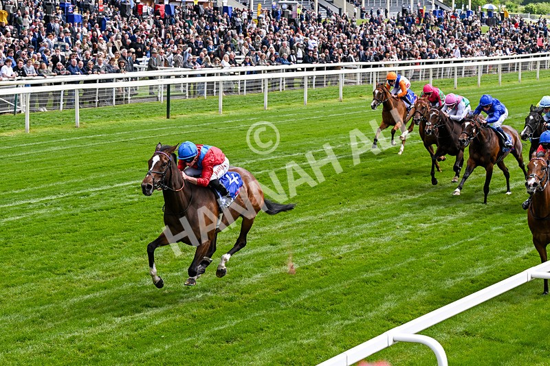 150526-Race 2-Lilt-0110 - Race 2 2.20pm Sky Bet Fillies' Stakes