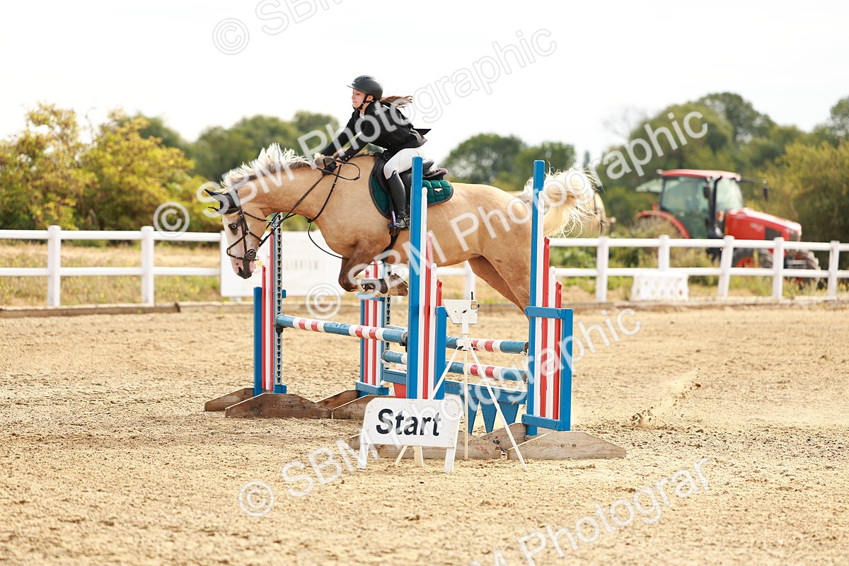 SBM_002075 - Class 8 - Clear Round