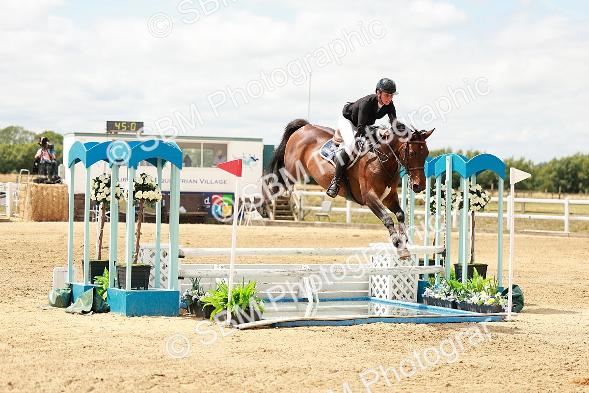 SBM_018447 - Class 21 - Senior Newcomers Championship 2d Rd