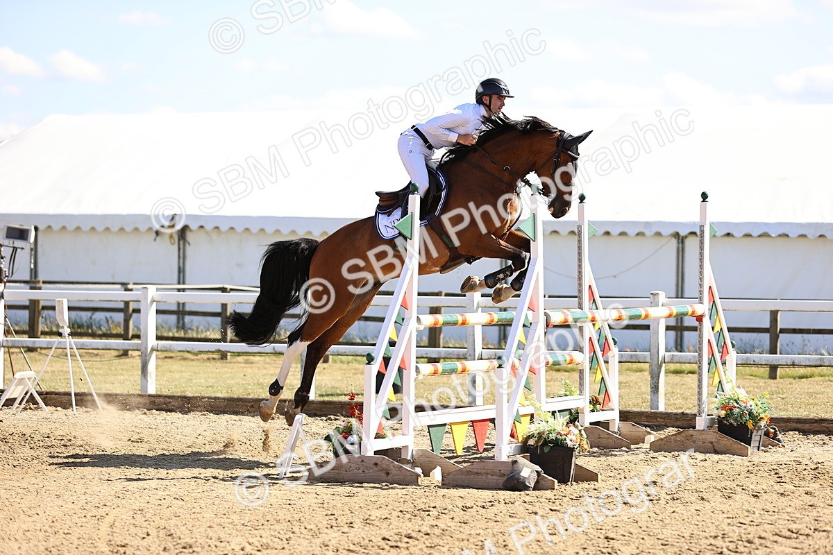 SBM_015659 - Class 16 - Senior foxhunter - 1.20m Open