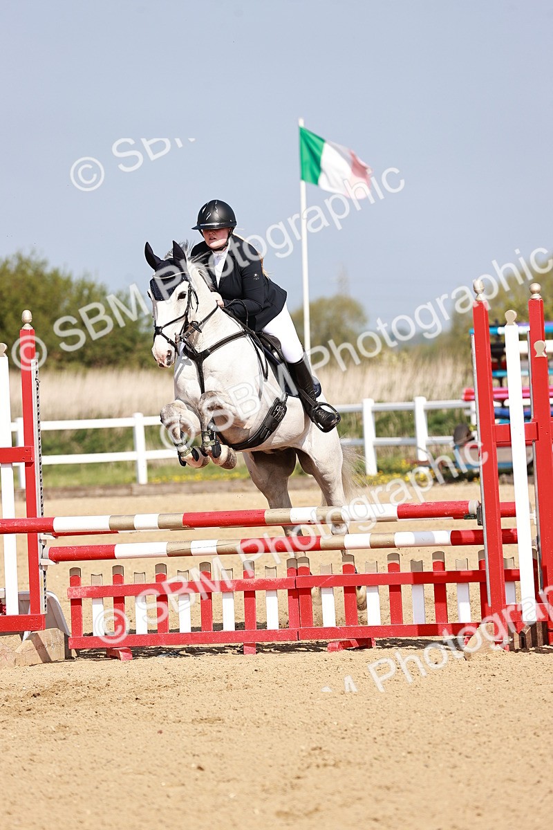  - Class 21 - Senior British Novice - 90cm