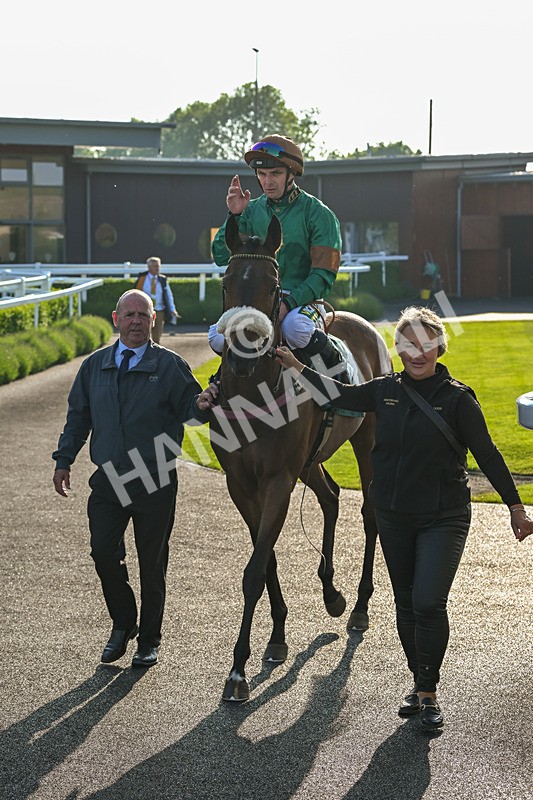 310524-Race 1-Military Girl-8374 - Race 1