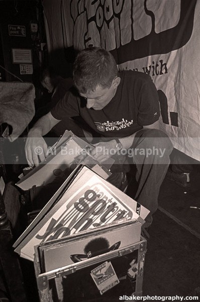 05 mark-rae - Friends-&-Family @ the-roadhouse 16.12.00