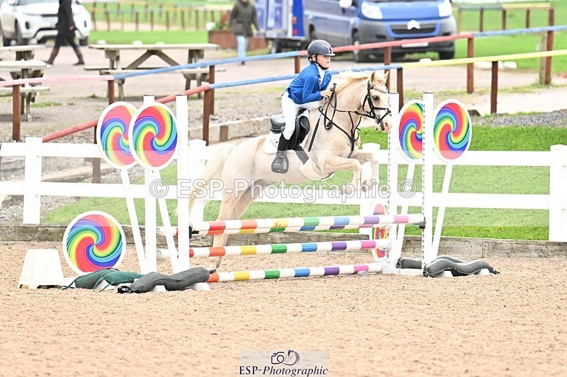 250920-100157-00086 - Cls 20+21 Club and Schools 60cm