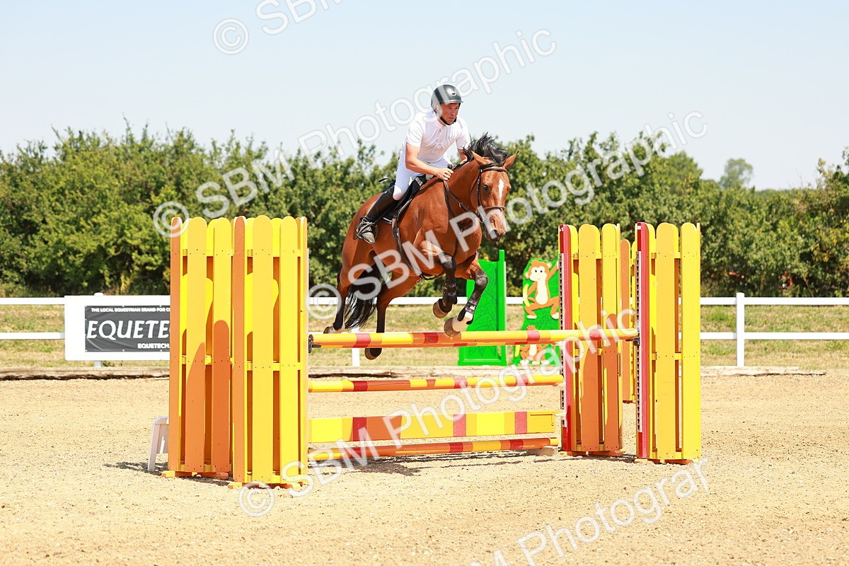 SBM_001298 - Class 4 - Senior Newcomers - 1.10m