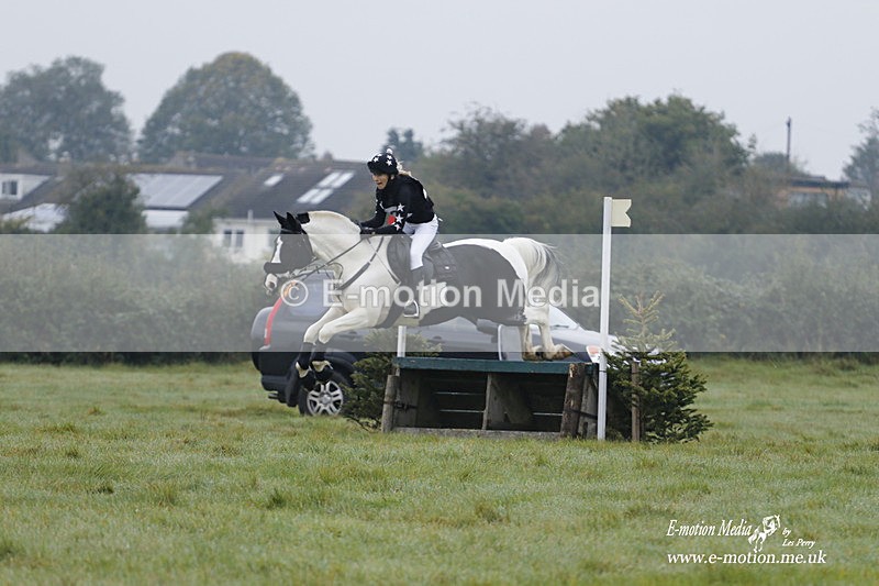 WWHT 171021 0512 - Novice Restricted (0.80m)  17/10/21