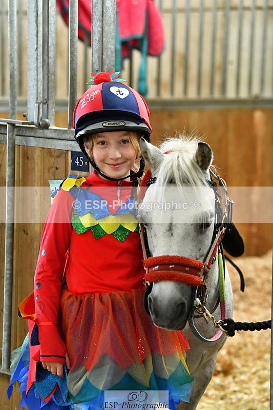 230804A-094647-02193 - Stable Shots