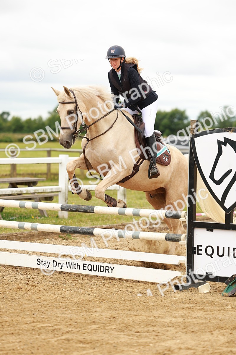 SBM_001702 - Class 9 - Senior British Novice - 90cm