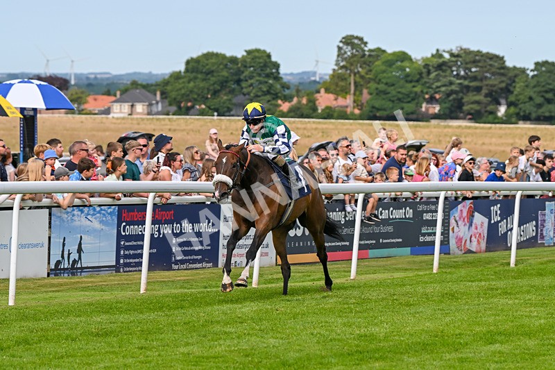 300724-Race 6-Bell Shot-0418 - Race 6