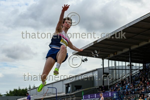 Sen25SUN-916992 - Field Male