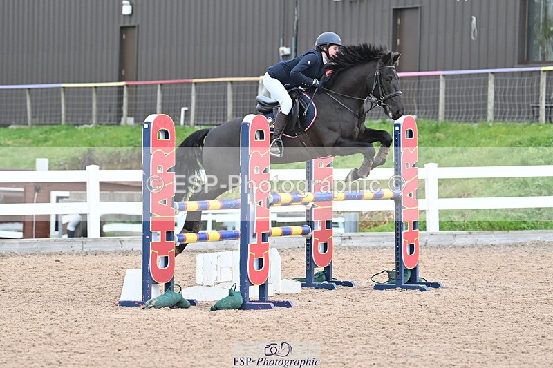 231119A-114704-05507 - Sun Cls 5 Newcomers & 1m Open