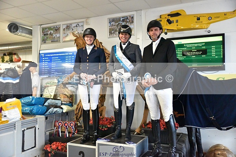 250215-131550-03686 - Medium Silver Presentations