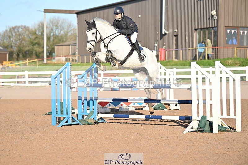 231210A-131130-02509 - Cls 20 Newcomers & 1.10m Open