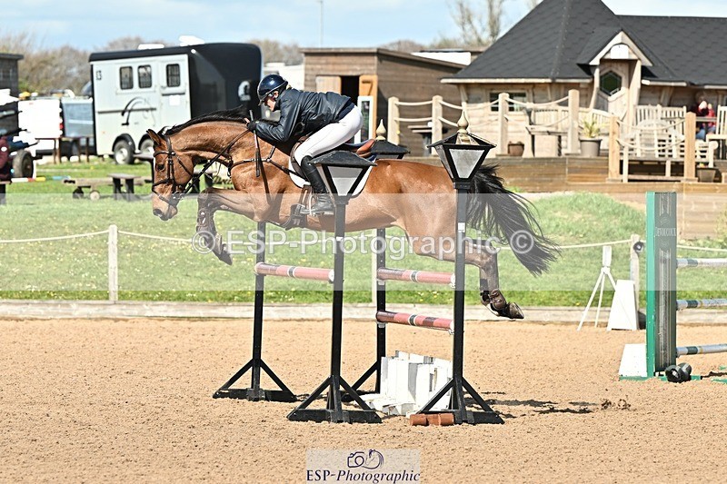 250416-150955-01625 - Cls 6 Foxhunter and 1.20m
