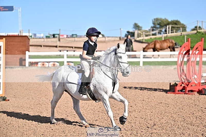 260915-162922-00028 - Clear Round and 60cm