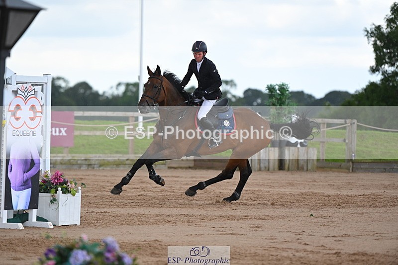 230721A-113310-05686 - Cls 6, 2 Star Medium 1.35m