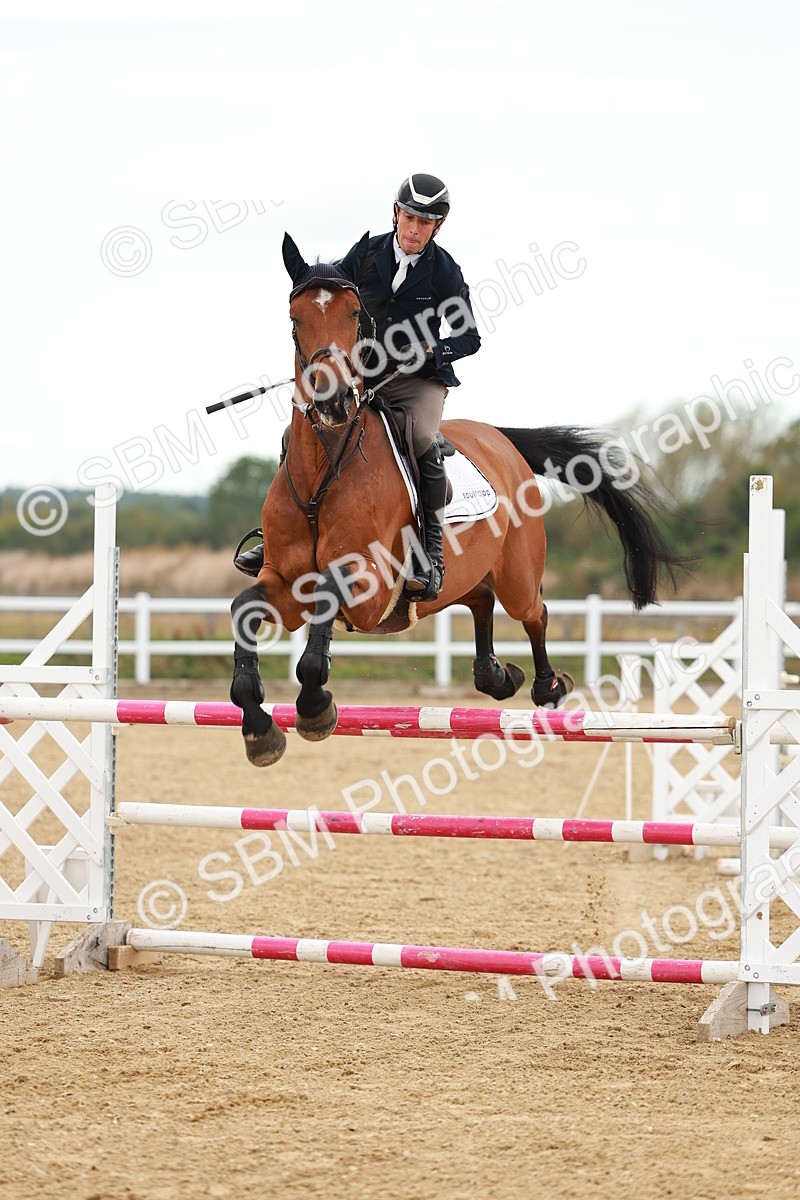 SBM_001445 - Class 4 - Senior Newcomers - 1.10m