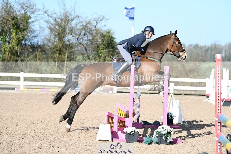 250330-101659-06056 - Cls 32 British Novice and 90cm