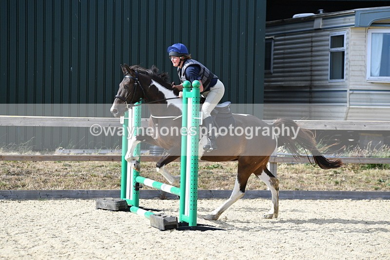 WJ5_5737 - Poles off the floor