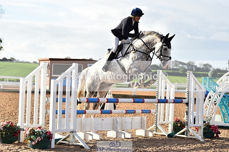 231014A-090918-03643 - Cls 12 British Novice & 90cm Open