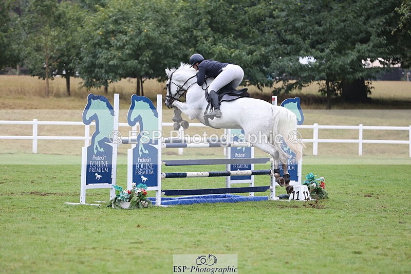 250830A-145425-07145 - Cls 16 Snr Newcomers and 1.10m Open