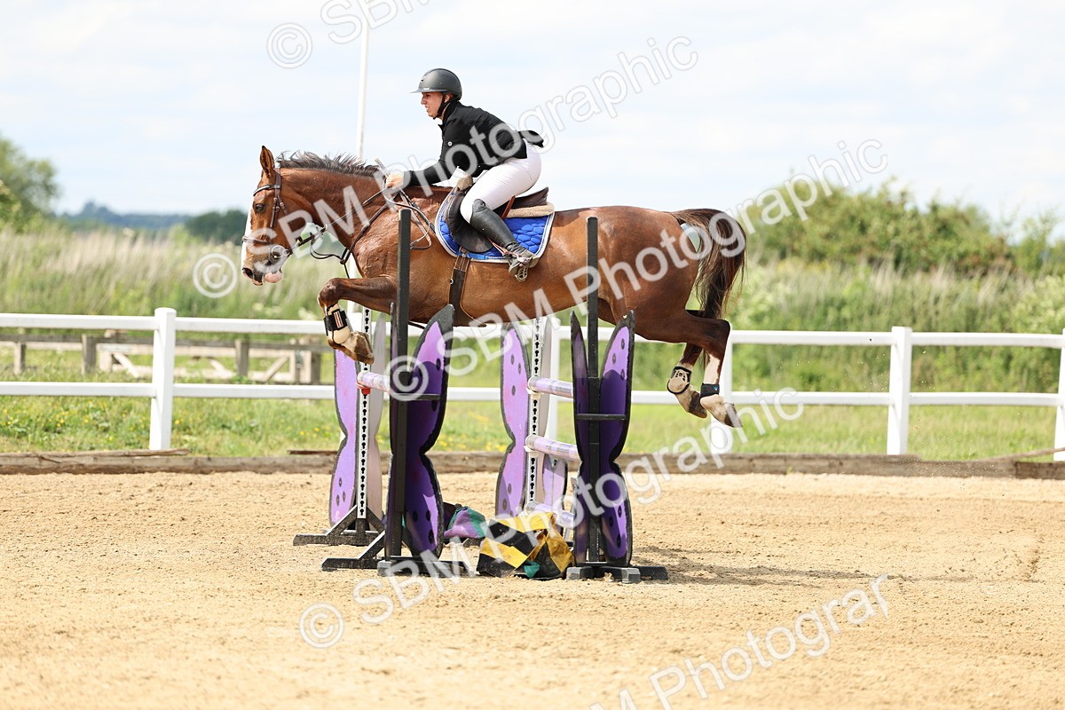 SBM_006026 - Class 19 - Senior Newcomers - 1.10m