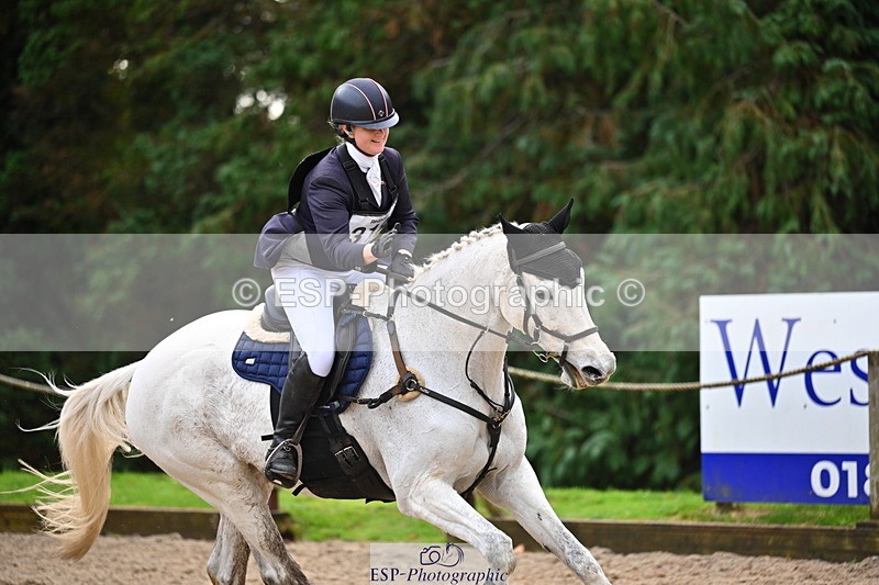 251026A-104525-23722 - D-318-Caroline.Allan