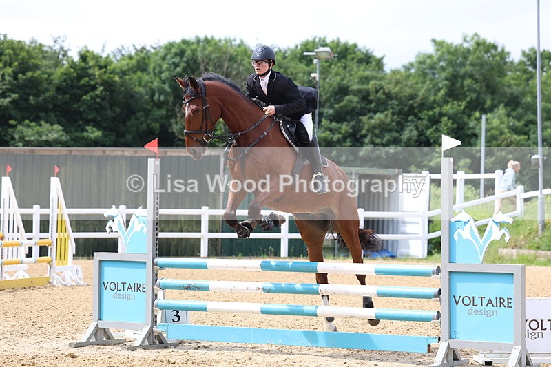 3E7A5882 - Class 4: Senior British Novice/90cm open