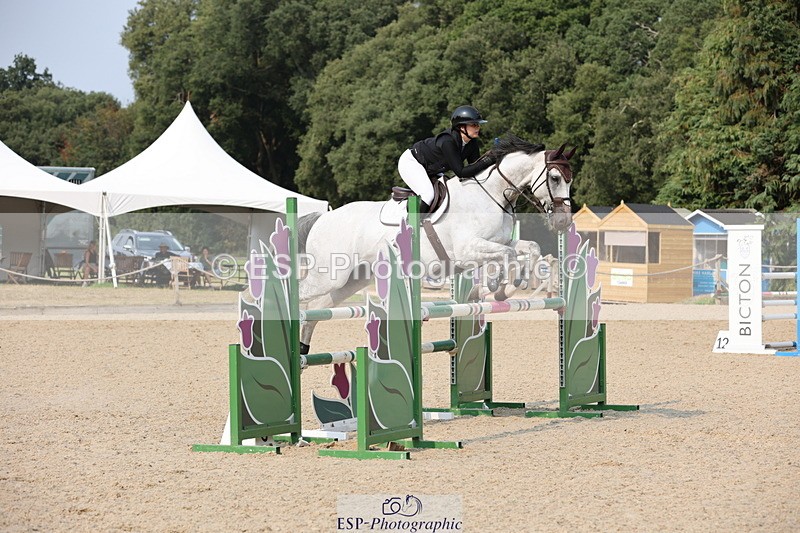 250816A-160450-02626 - Cls 9 Snr 1.10m Open