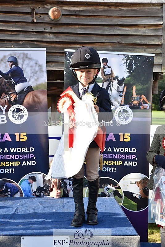 230824-181924-07049 - Thursday 40 and 50cm Presentations