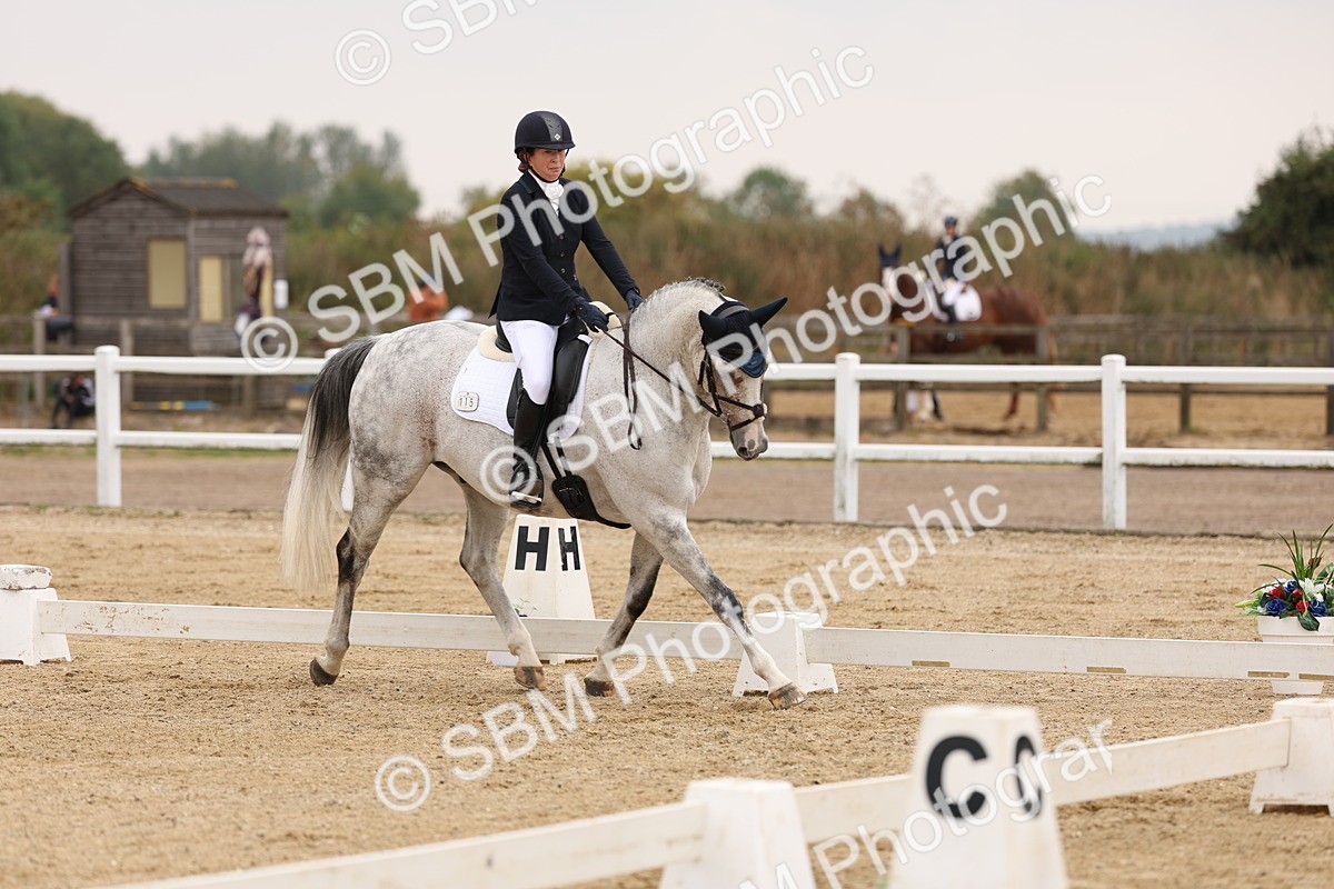 SBM_01619 - Class 9 - Novice 27 Champs