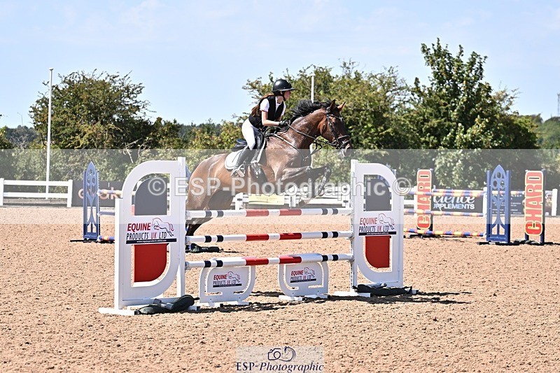 260812-130629-00567 - Cls 6 Foxhunter and 1.20m