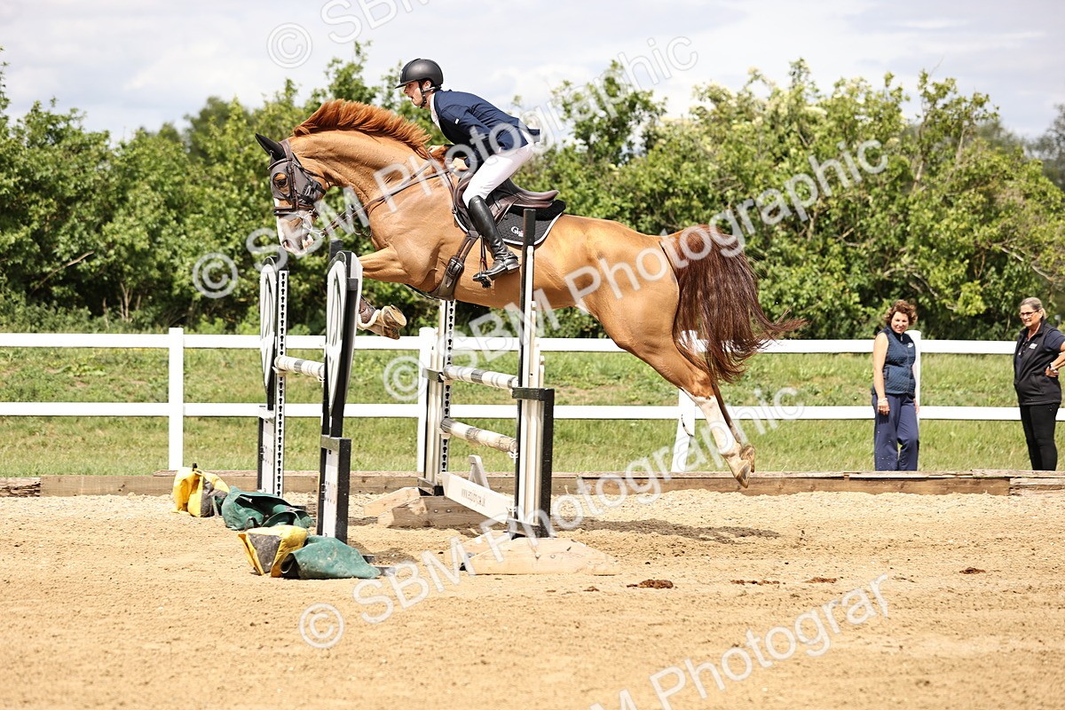 SBM_003387 - Class 11 - Senior Newcomers - 1.10m