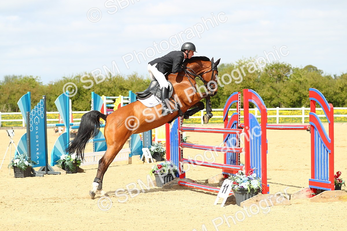 SBM_001372 - Class 5 - Senior Foxhunter 1.20m